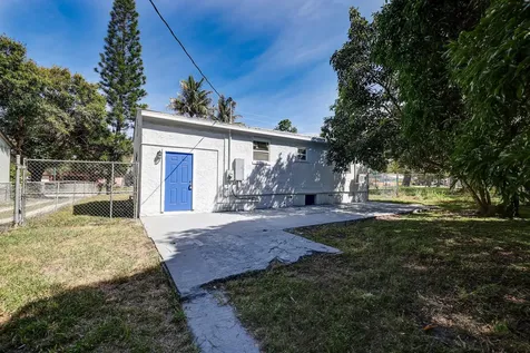 305 N 13th Street Fort Pierce FL 34950