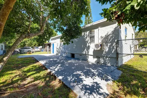 305 N 13th Street Fort Pierce FL 34950
