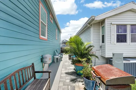 946 Nettles Boulevard Jensen Beach FL 34957