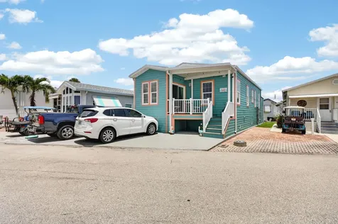 946 Nettles Boulevard Jensen Beach FL 34957