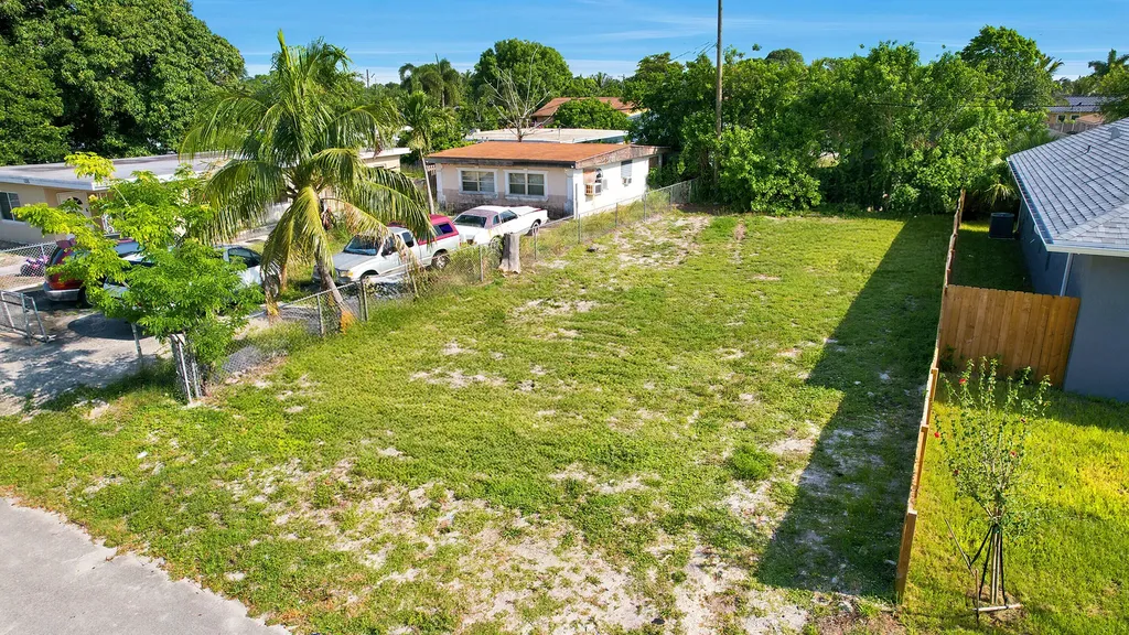 1141 Peak Road Lake Worth FL 33462