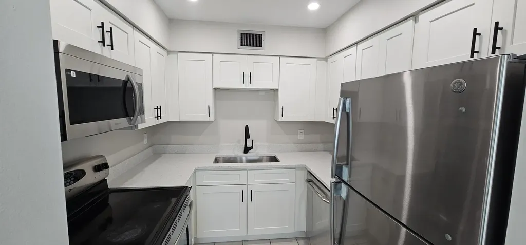 2245 SW 22nd Avenue Delray Beach FL 33445