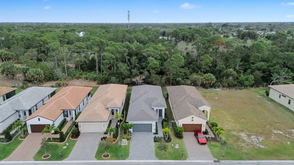 176 SE Via Sangro Port St Lucie FL 34952