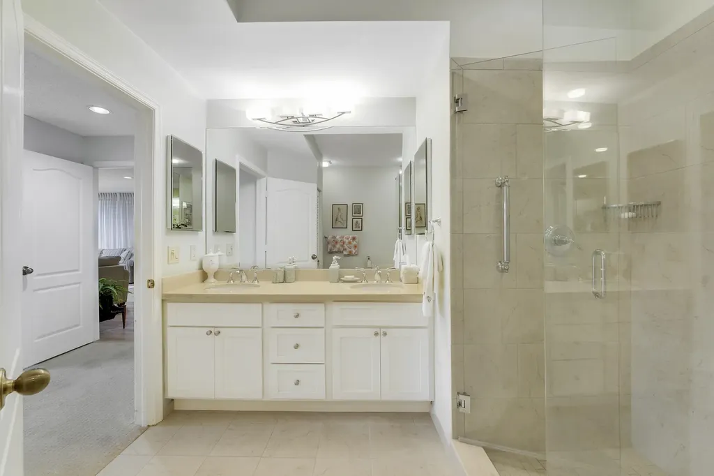 110 Legendary Circle Palm Beach Gardens FL 33418