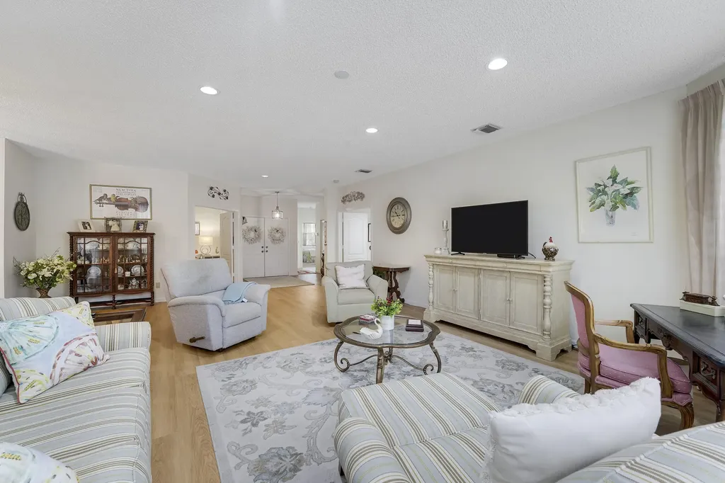 110 Legendary Circle Palm Beach Gardens FL 33418