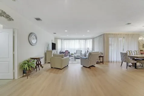 110 Legendary Circle Palm Beach Gardens FL 33418