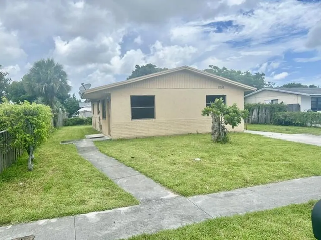 2951 NW 8th Street Pompano Beach FL 33069