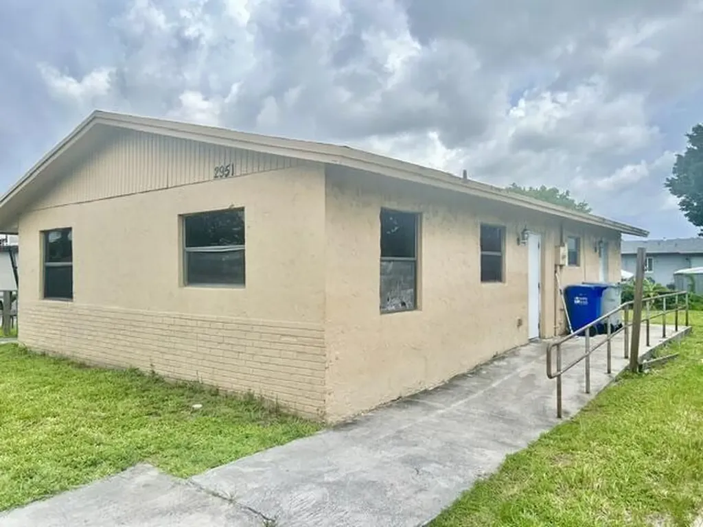 2951 NW 8th Street Pompano Beach FL 33069