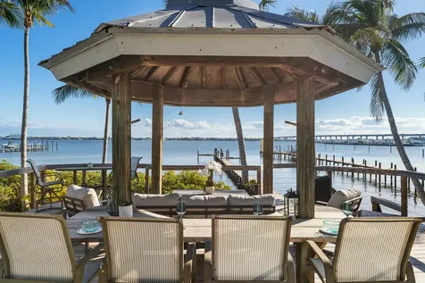 90 NW Alice Street Jensen Beach FL 34957