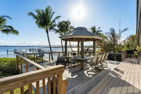 90 NW Alice Street Jensen Beach FL 34957