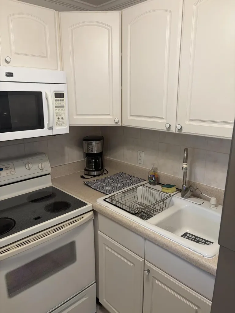 29 Newport B Deerfield Beach FL 33442