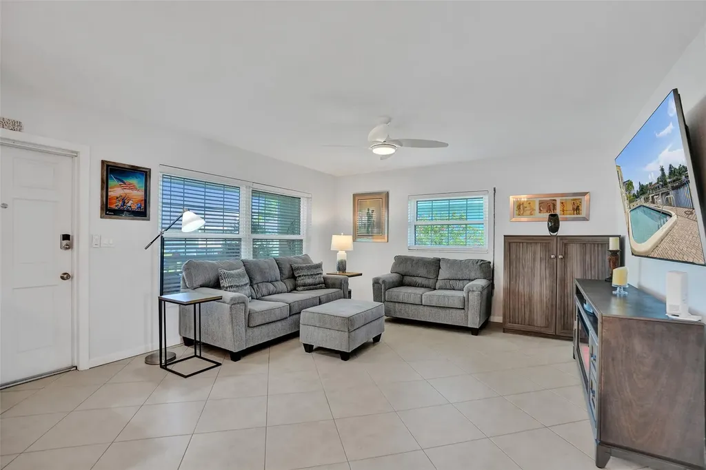 935 SE 9th Avenue Pompano Beach FL 33060