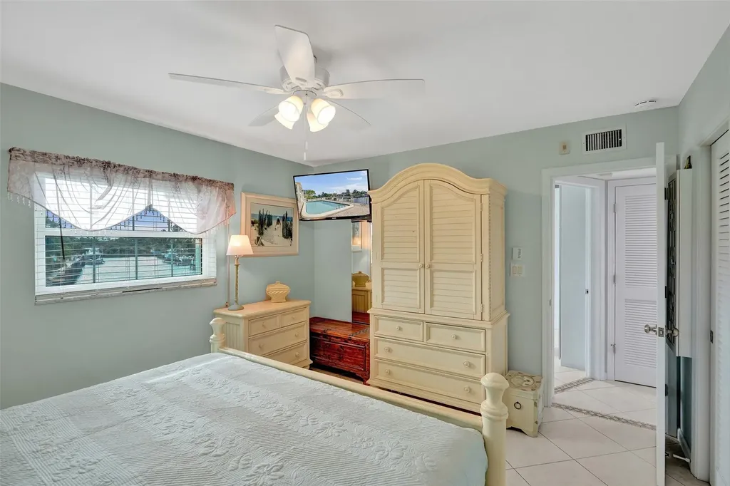 935 SE 9th Avenue Pompano Beach FL 33060
