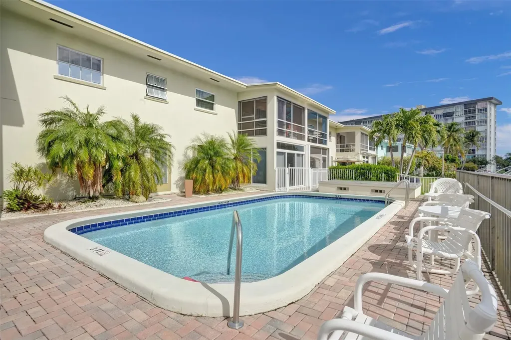 935 SE 9th Avenue Pompano Beach FL 33060