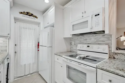 935 SE 9th Avenue Pompano Beach FL 33060