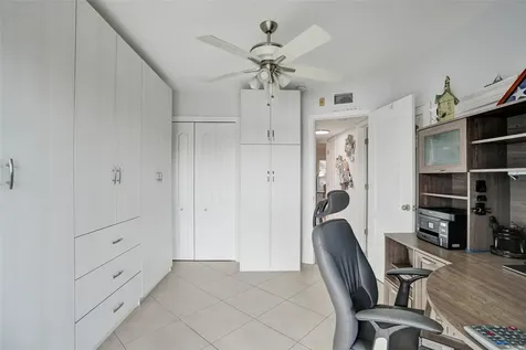 935 SE 9th Avenue Pompano Beach FL 33060
