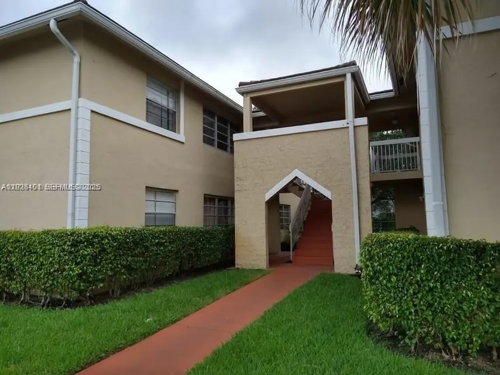 1014 Twin Lakes Drive Coral Springs FL 33071
