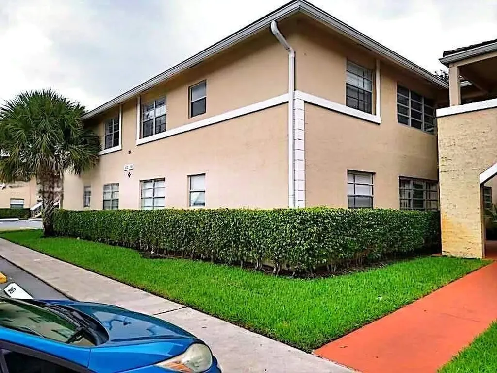 1014 Twin Lakes Drive Coral Springs FL 33071