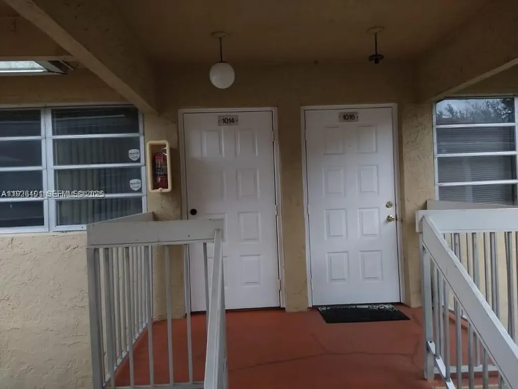 1014 Twin Lakes Drive Coral Springs FL 33071