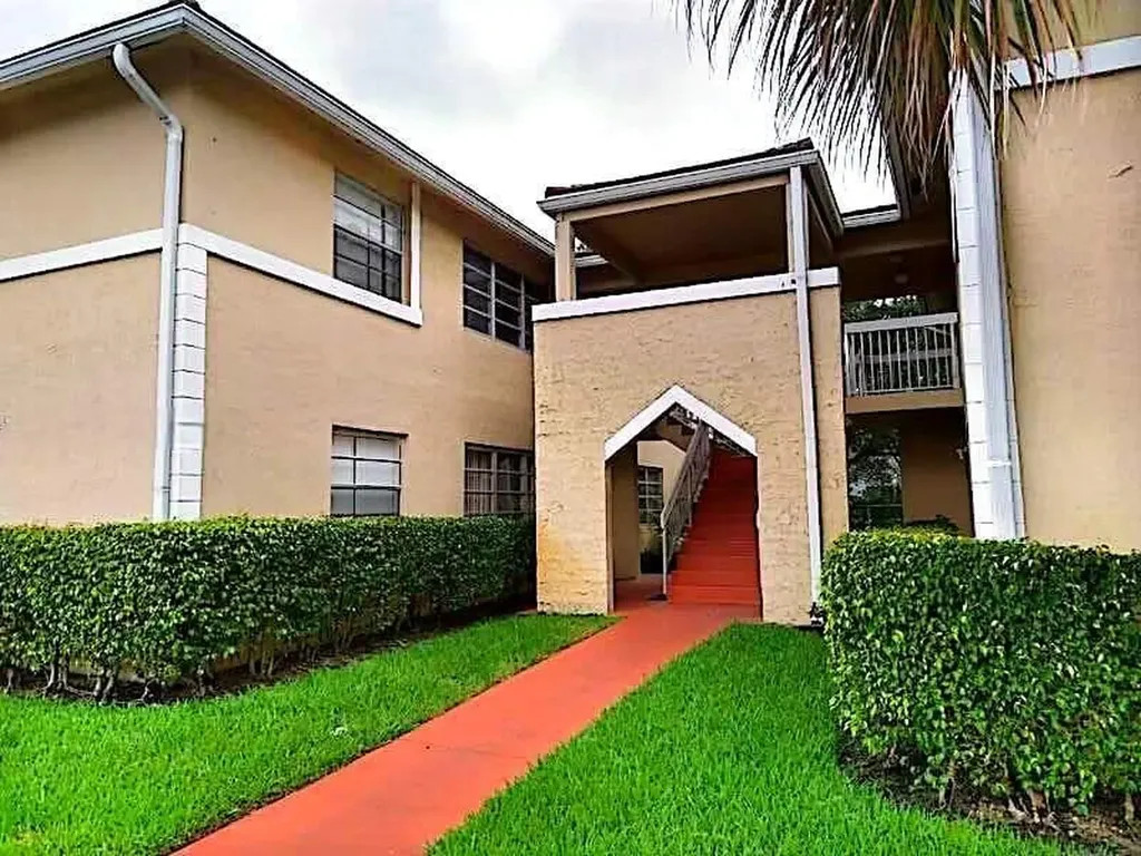 1014 Twin Lakes Drive Coral Springs FL 33071