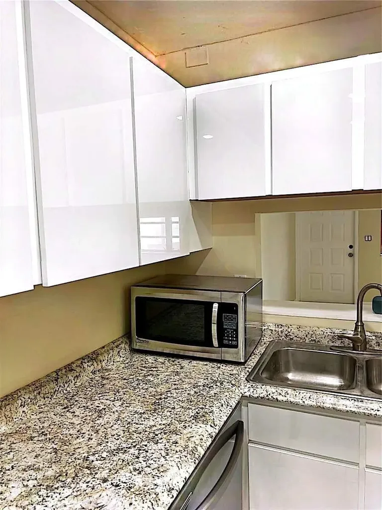 1014 Twin Lakes Drive Coral Springs FL 33071