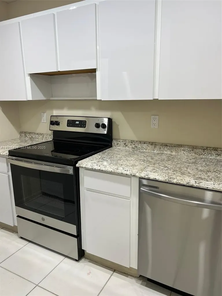 1014 Twin Lakes Drive Coral Springs FL 33071
