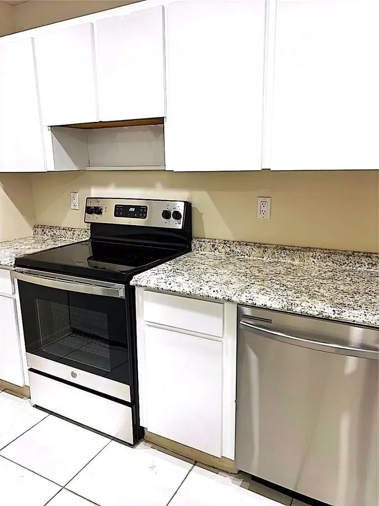 1014 Twin Lakes Drive Coral Springs FL 33071