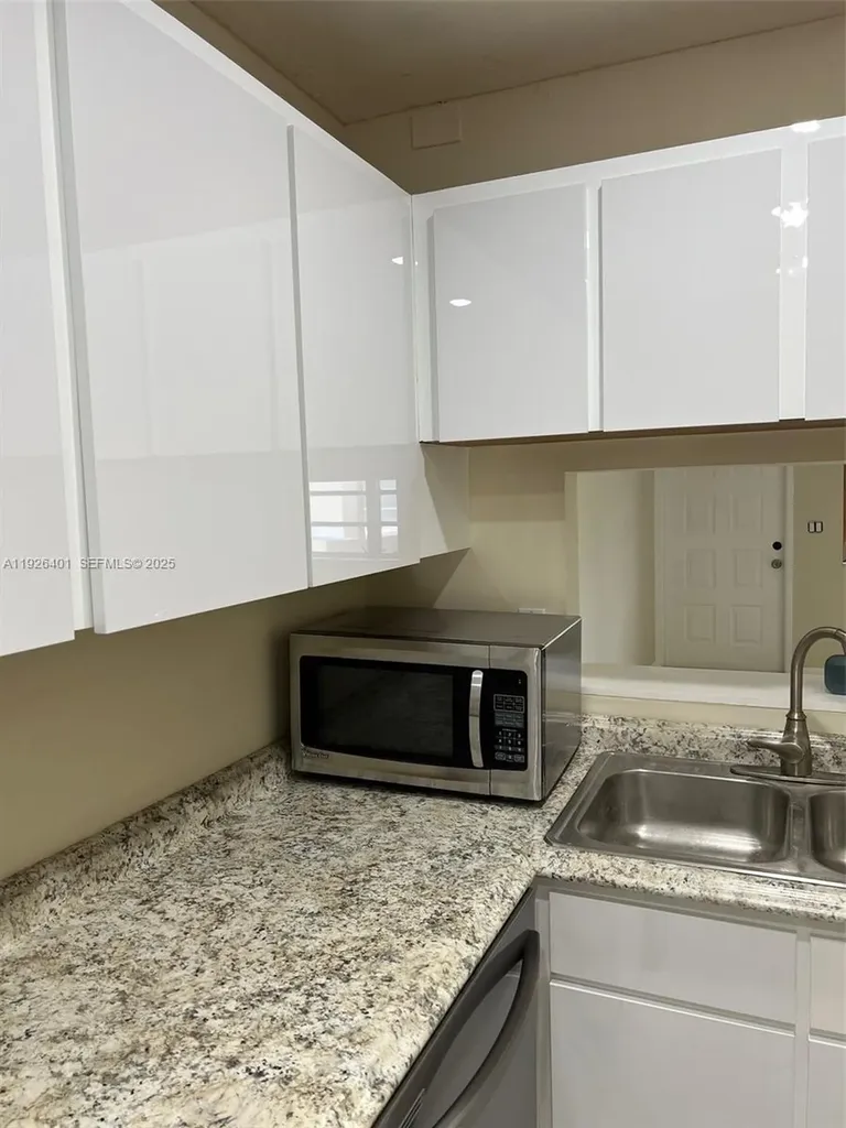 1014 Twin Lakes Drive Coral Springs FL 33071