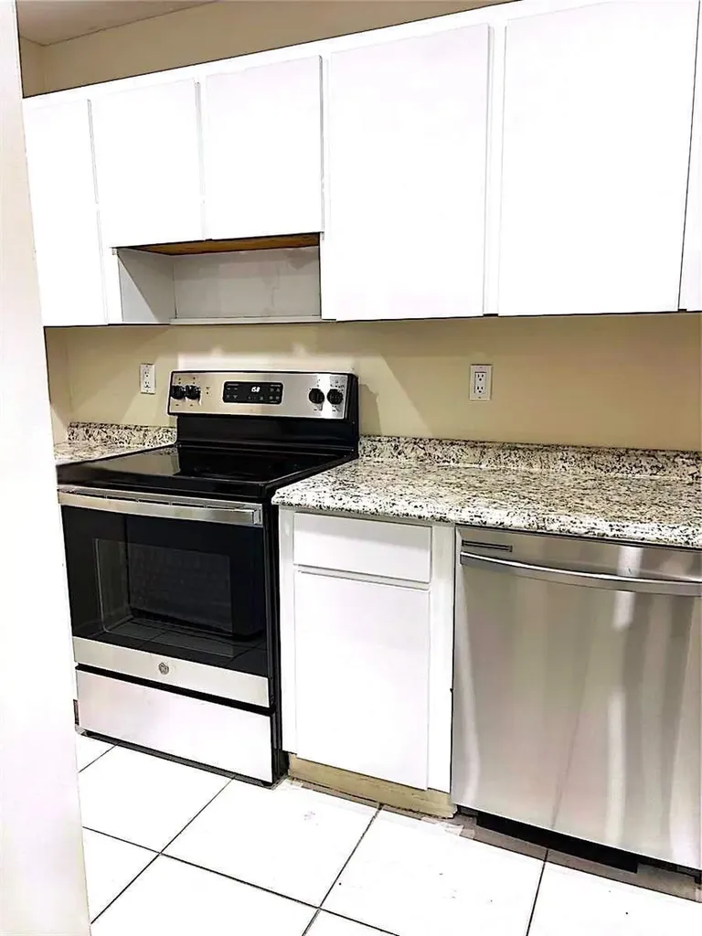 1014 Twin Lakes Drive Coral Springs FL 33071