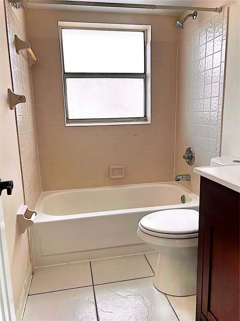 1014 Twin Lakes Drive Coral Springs FL 33071