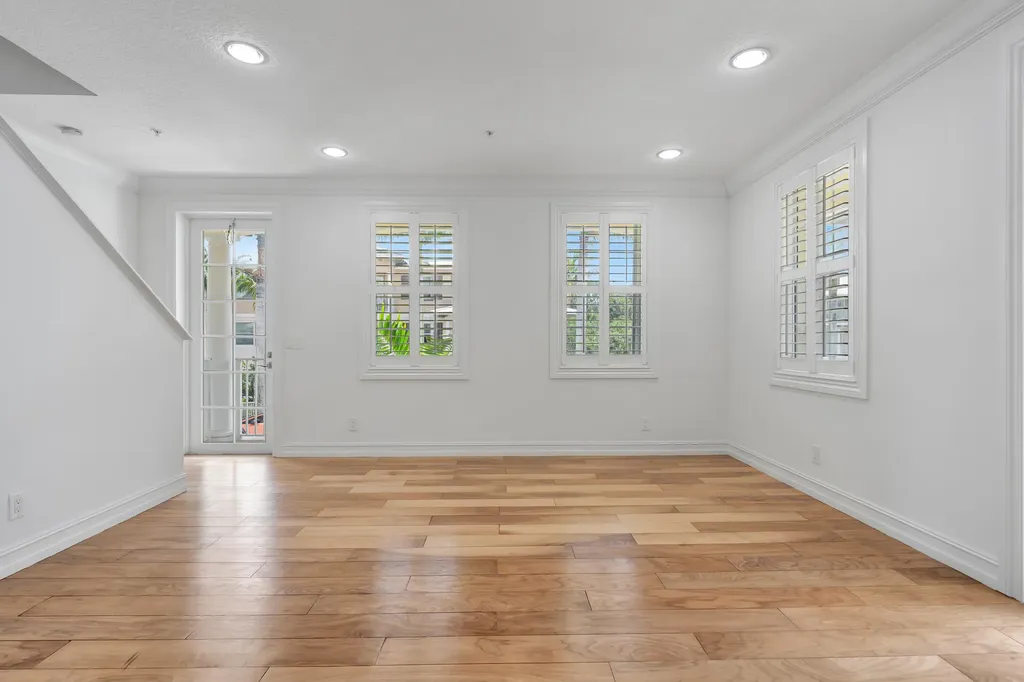 4344 Main Street Jupiter FL 33458