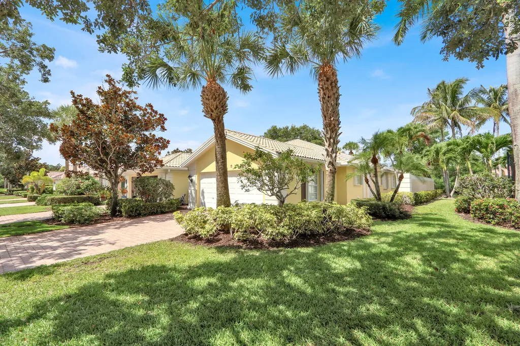 5181 Magnolia Bay Circle Palm Beach Gardens FL 33418