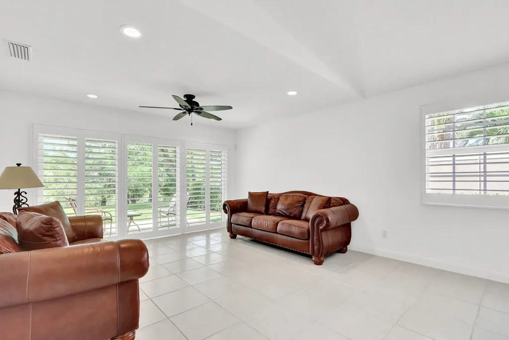 5181 Magnolia Bay Circle Palm Beach Gardens FL 33418