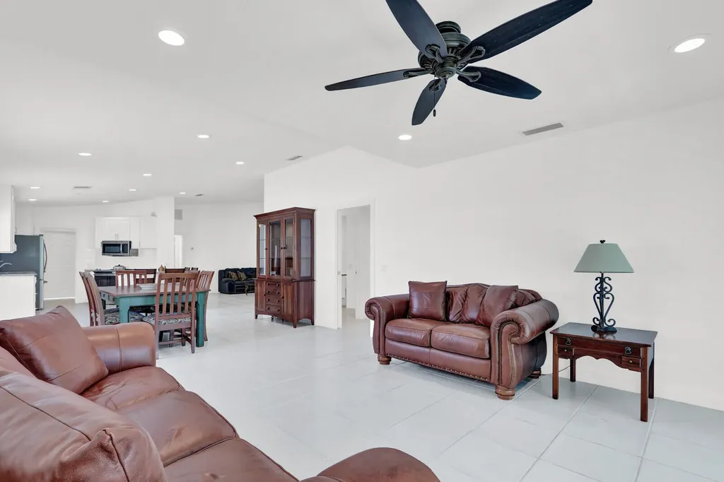 5181 Magnolia Bay Circle Palm Beach Gardens FL 33418
