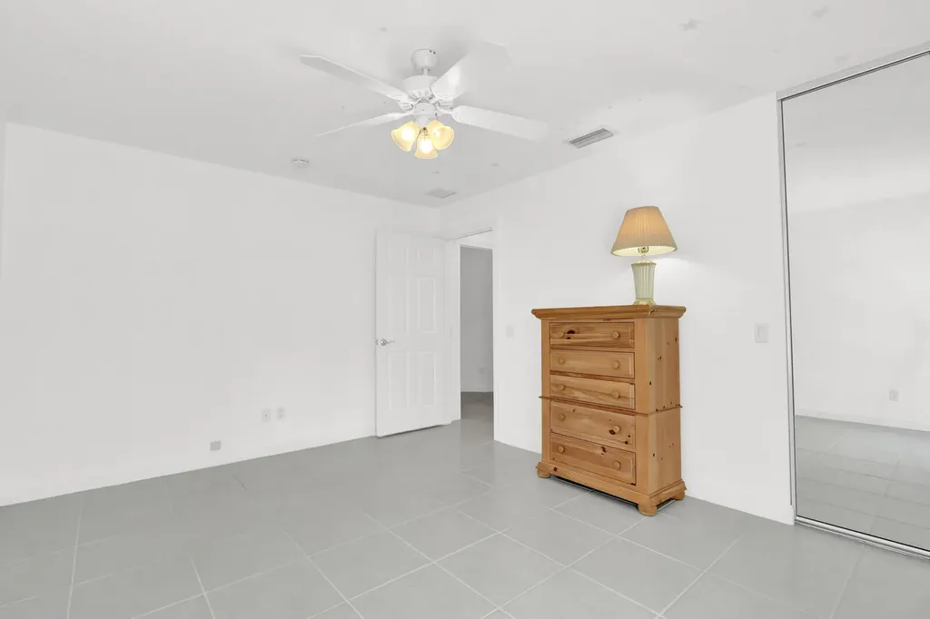 5181 Magnolia Bay Circle Palm Beach Gardens FL 33418