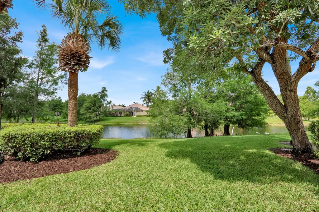 5181 Magnolia Bay Circle Palm Beach Gardens FL 33418