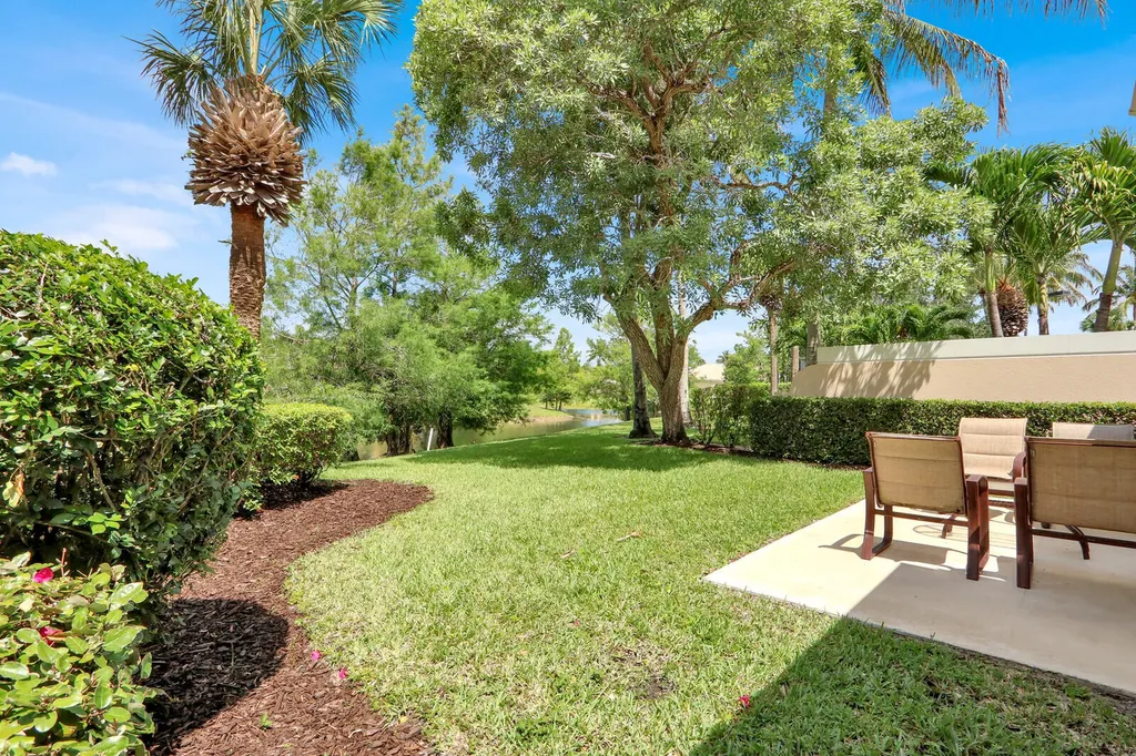 5181 Magnolia Bay Circle Palm Beach Gardens FL 33418