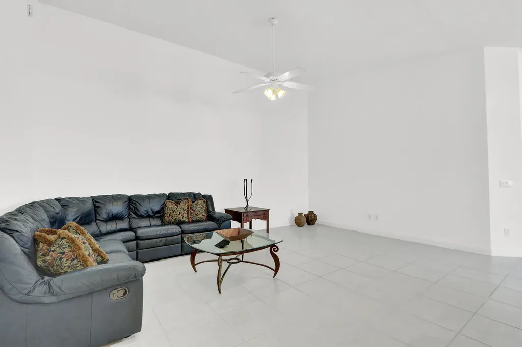 5181 Magnolia Bay Circle Palm Beach Gardens FL 33418