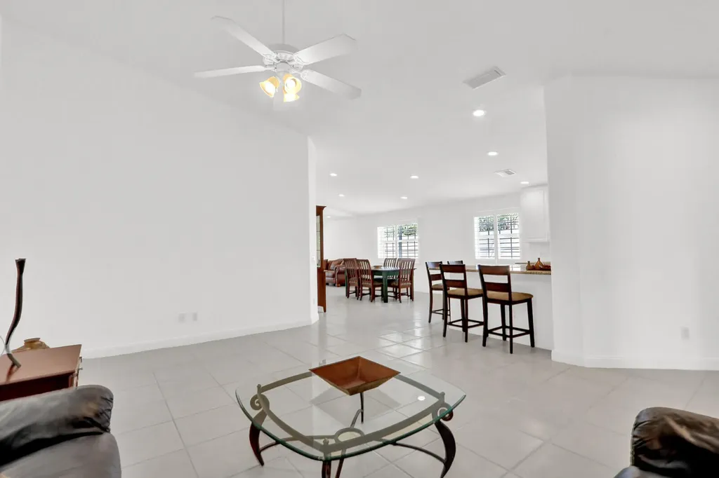 5181 Magnolia Bay Circle Palm Beach Gardens FL 33418