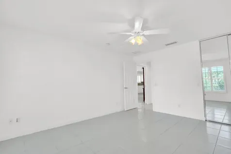 5181 Magnolia Bay Circle Palm Beach Gardens FL 33418