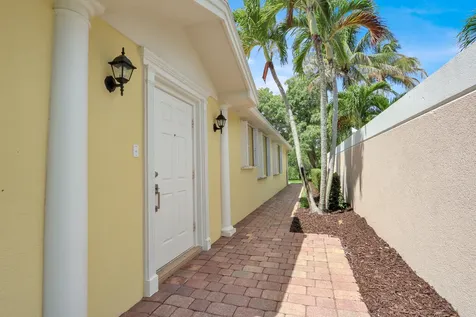 5181 Magnolia Bay Circle Palm Beach Gardens FL 33418