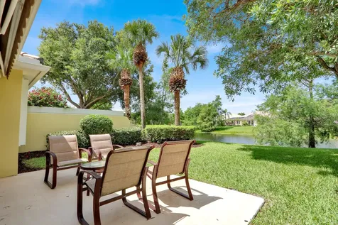5181 Magnolia Bay Circle Palm Beach Gardens FL 33418