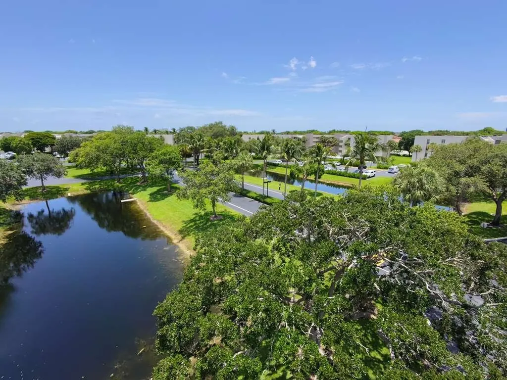 5900 Camino Del Sol Boca Raton FL 33433