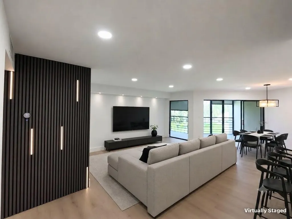 5900 Camino Del Sol Boca Raton FL 33433