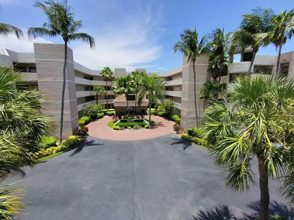 5900 Camino Del Sol Boca Raton FL 33433