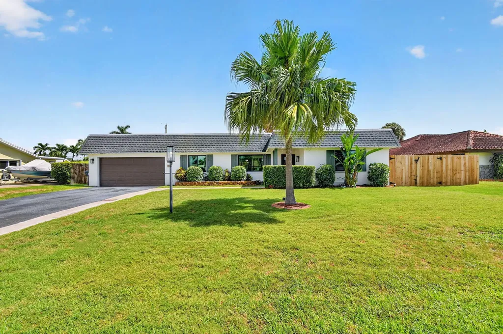 110 W Coconut Drive Lake Worth FL 33467