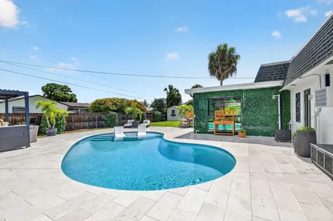 110 W Coconut Drive Lake Worth FL 33467