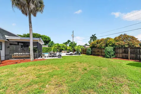 110 W Coconut Drive Lake Worth FL 33467