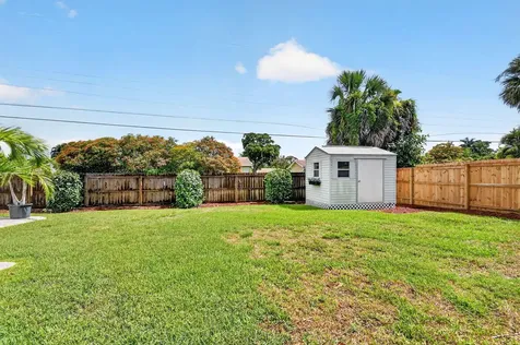 110 W Coconut Drive Lake Worth FL 33467