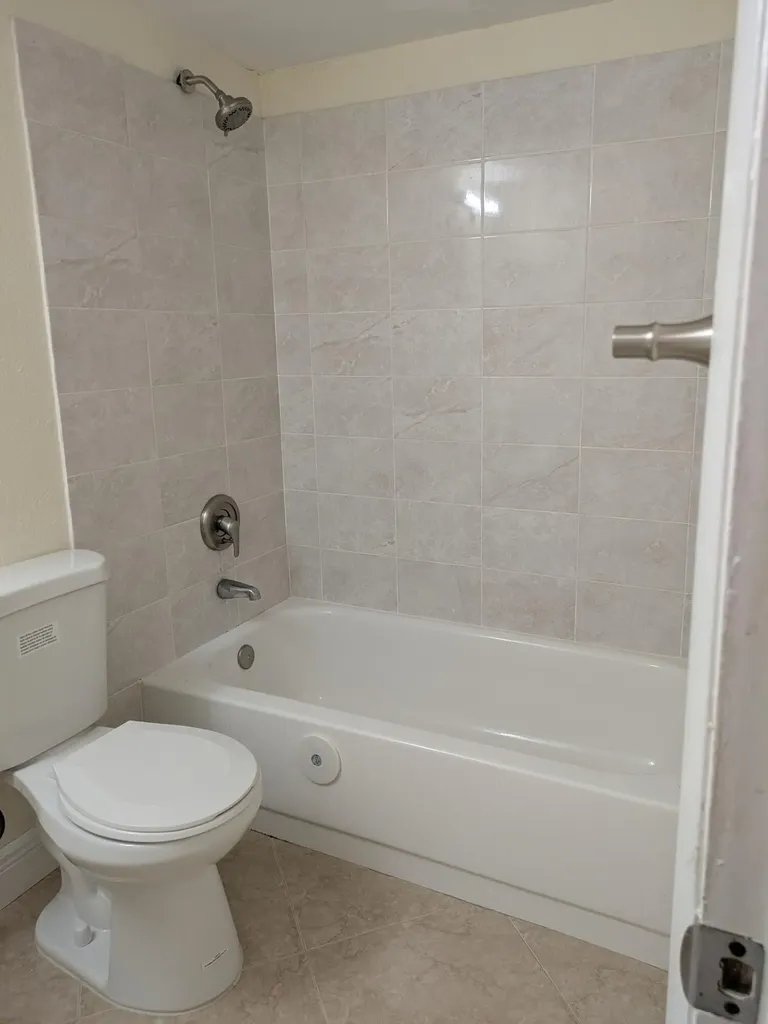 2810 Riverside Drive Coral Springs FL 33065